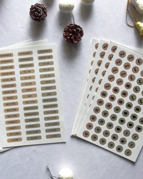 ESSENTIAL STICKERS (SET OF 2)