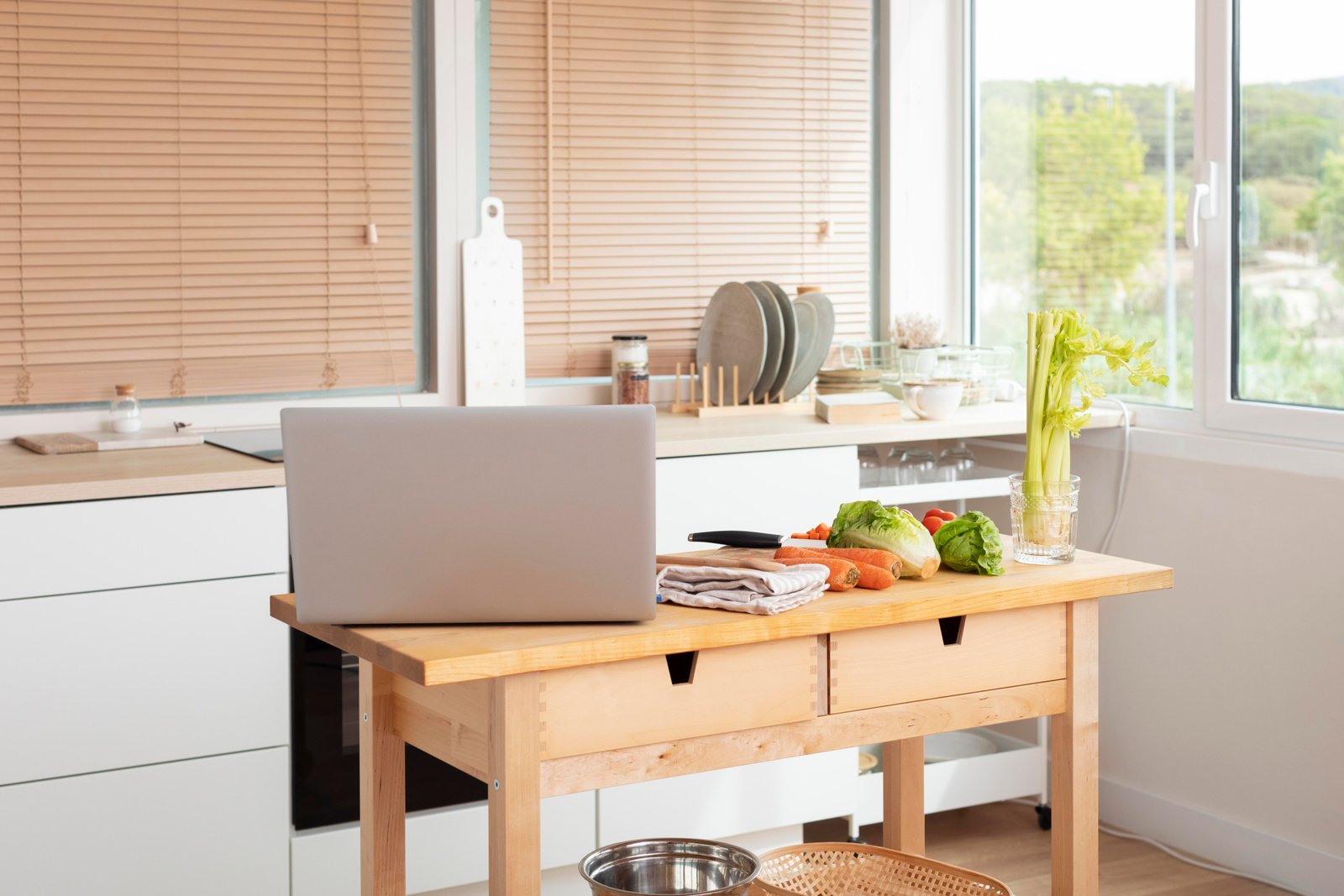 The Easiest Way to Start Meal Planning — Even If You’re a Tired Parent